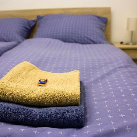 Blue Apartment In Beautiful English Style Garden With Atmosphere 프라하 외부 사진