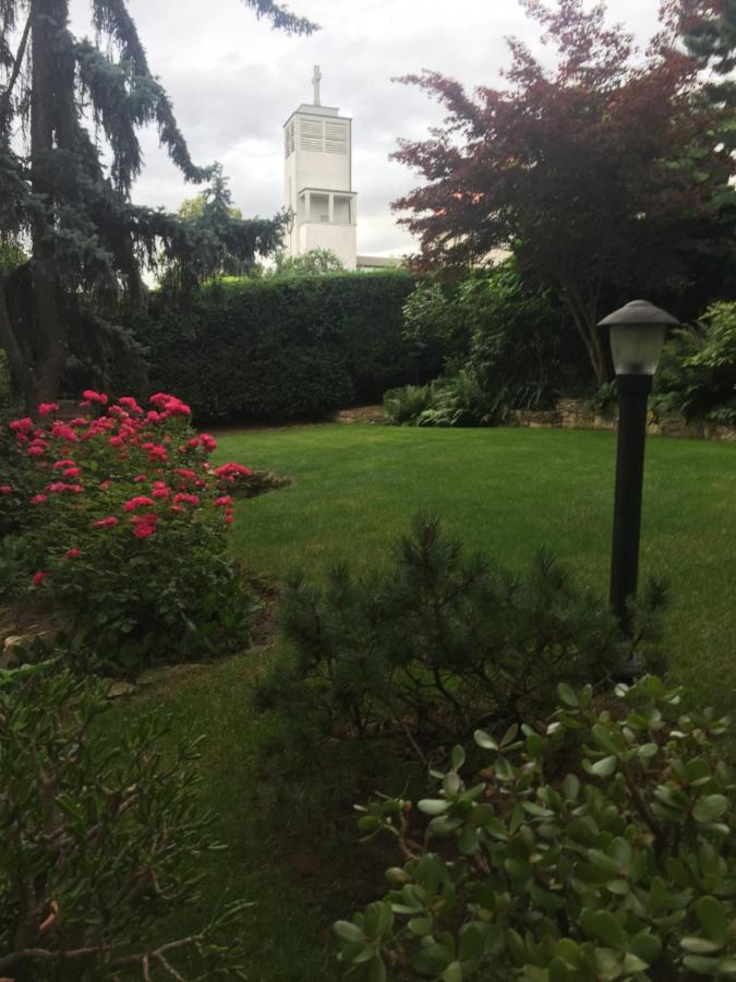 Blue Apartment In Beautiful English Style Garden With Atmosphere 프라하 외부 사진
