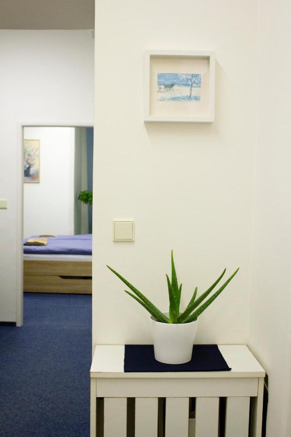 Blue Apartment In Beautiful English Style Garden With Atmosphere 프라하 외부 사진
