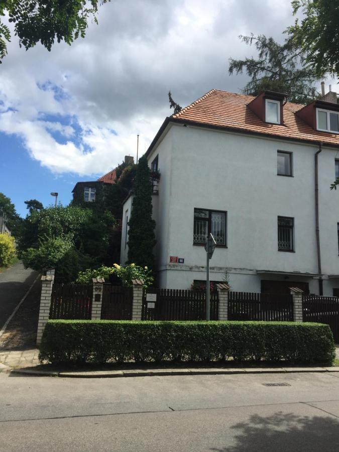 Blue Apartment In Beautiful English Style Garden With Atmosphere 프라하 외부 사진