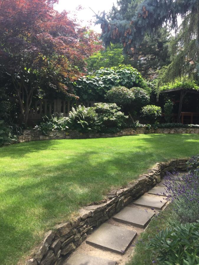 Blue Apartment In Beautiful English Style Garden With Atmosphere 프라하 외부 사진